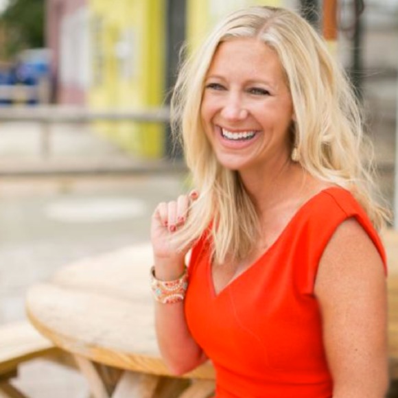 Meet your Posher, Jenny - Picture 1 of 1